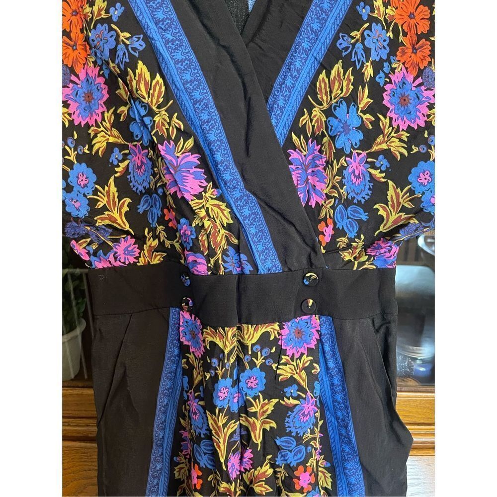 Anthropologie - Floral Jumpsuit by Ett Twa Size 2
Short Sleeve Black and Blue - Picture 7 of 9